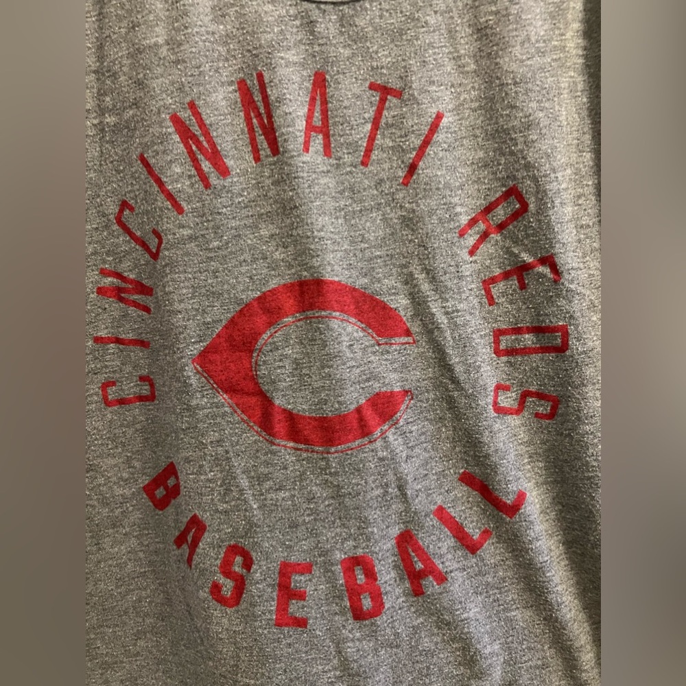 VS Pink Cincinnati Reds Tank - Picture 3 of 5